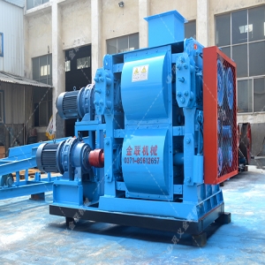 雙級(jí)粉碎機(jī)生產(chǎn)線設(shè)備發(fā)往云南瀾滄