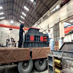 2PG1208型液壓直連式對輥破碎機發(fā)貨圖片