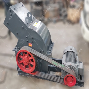 錘式破碎機(jī)發(fā)往河南破碎化工產(chǎn)品