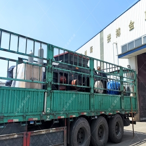 1500x1000大型液壓對輥制砂機-液壓對輥破碎機發(fā)貨圖片