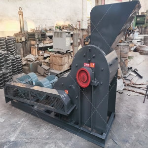 雙級(jí)粉碎機(jī)發(fā)往山東破碎煤矸石