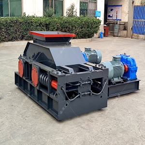 小型對(duì)輥破碎機(jī)發(fā)往福建破碎瓜子石