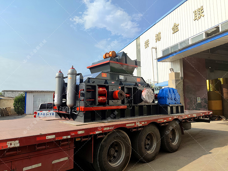 2PGY1200x800大型液壓對輥破碎機(jī)設(shè)備發(fā)貨圖片