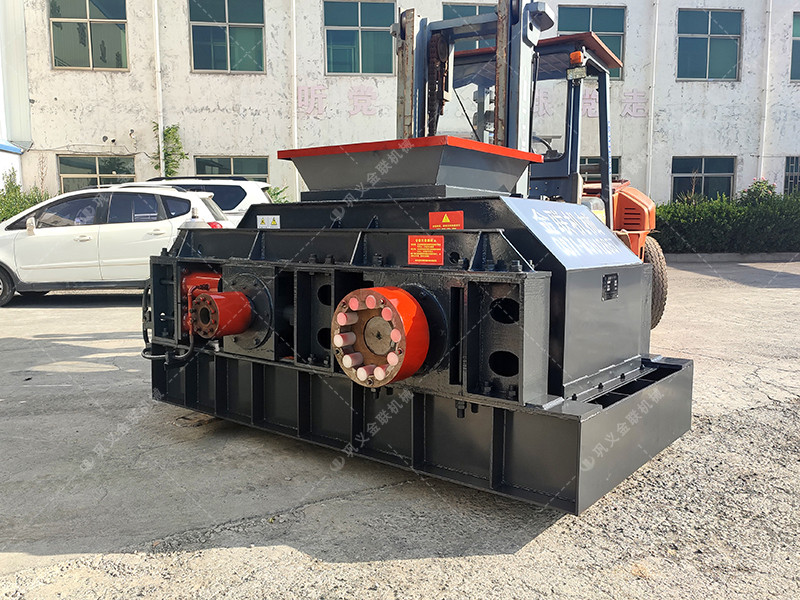 1007中大型液壓對輥破碎機(jī)發(fā)貨 破碎鐵礦石