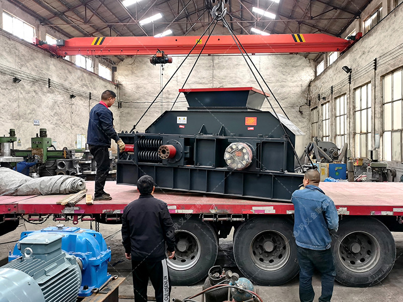 大型1200x800對(duì)輥制砂機(jī)發(fā)貨 石英砂制砂