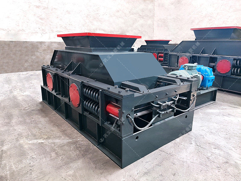 1000x700中型對輥制砂機(jī)發(fā)貨 發(fā)往江西