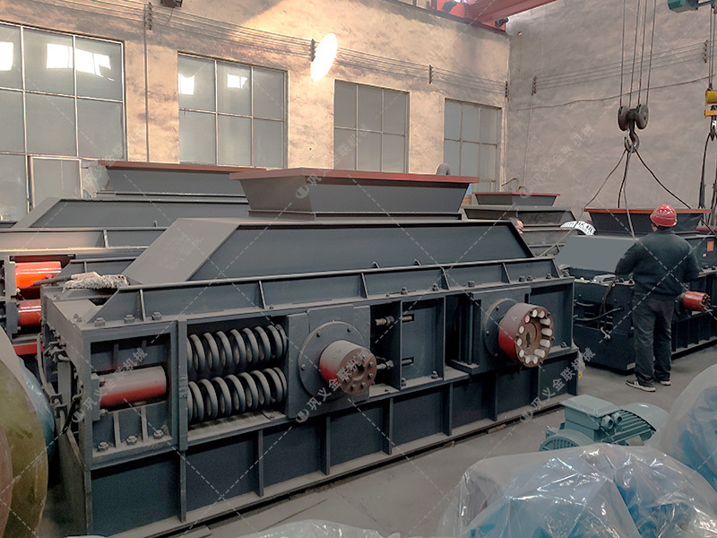 1200x800型對輥制砂機發(fā)貨圖片