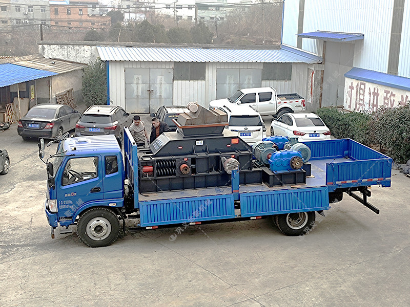 1200x800型對輥制砂機發(fā)貨圖片