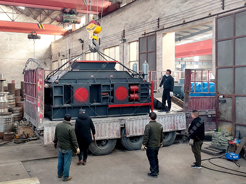 1500x1000型液壓對輥破碎機第二臺再次發(fā)往云南昆明