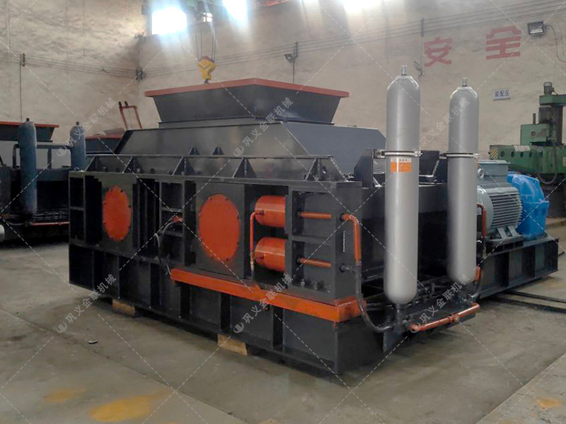 1500x1000型液壓對輥破碎機第二臺再次發(fā)往云南昆明