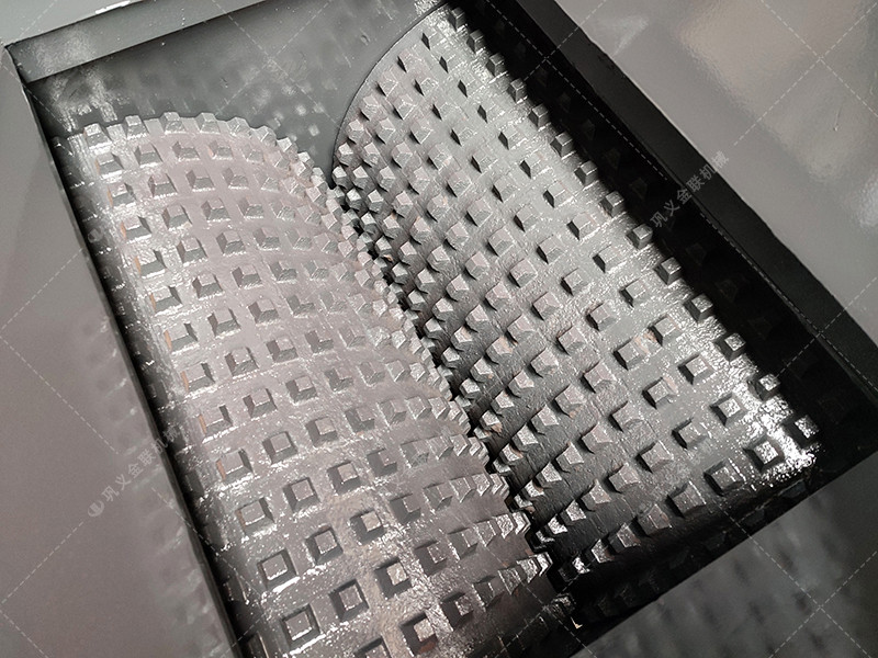 2PGC600x750中型雙齒輥破碎機發(fā)貨圖片