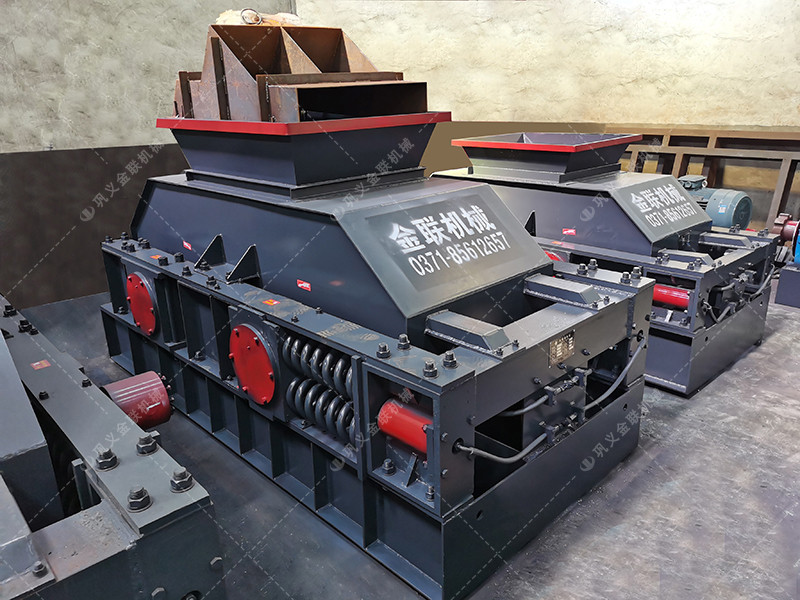 2PG1000x700對(duì)輥破碎機(jī)-對(duì)輥制砂機(jī)發(fā)貨圖片