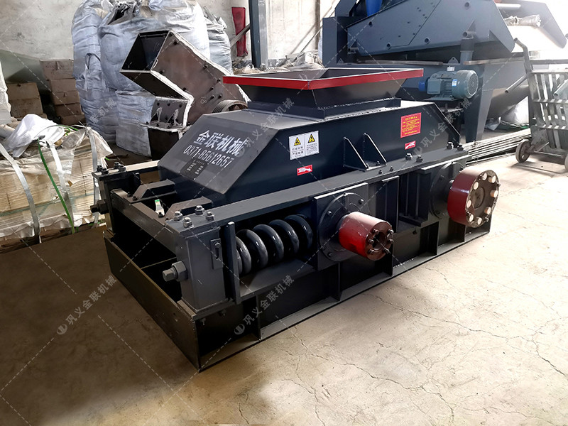 2PG800x600彈簧式對(duì)輥破碎制砂機(jī)發(fā)貨圖片