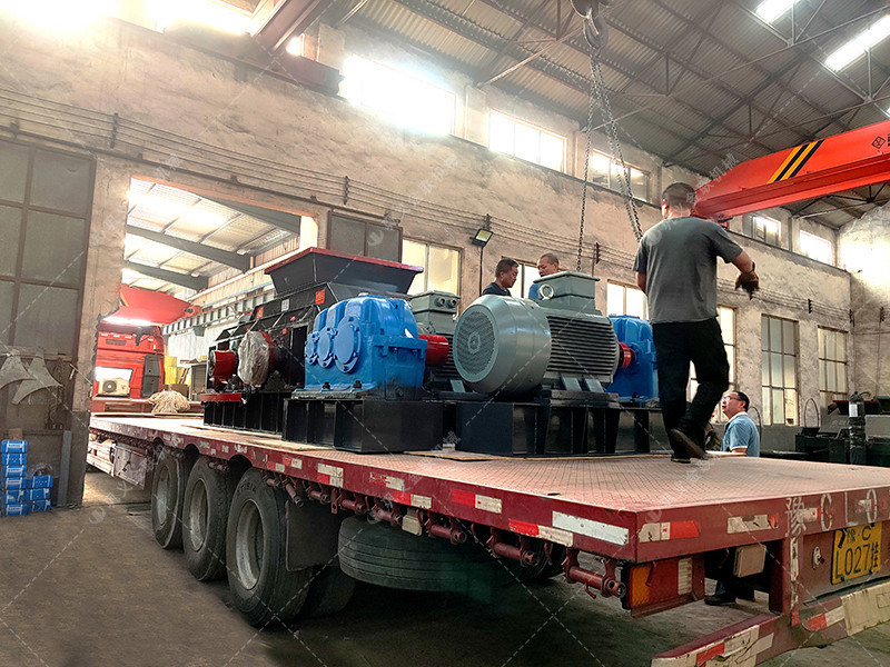 2PG1200x800液壓對(duì)輥破碎制砂機(jī)發(fā)貨圖片