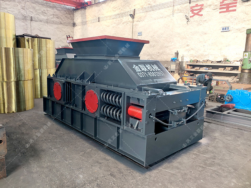 2PG1208半自動液壓對輥破碎制砂機(jī)發(fā)貨圖片