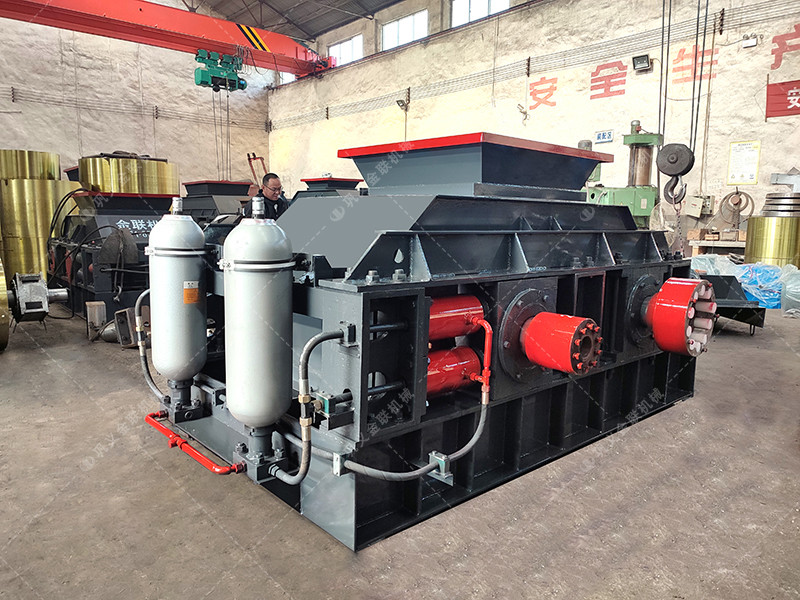 2PG1007中型液壓對(duì)輥破碎機(jī)發(fā)貨圖片