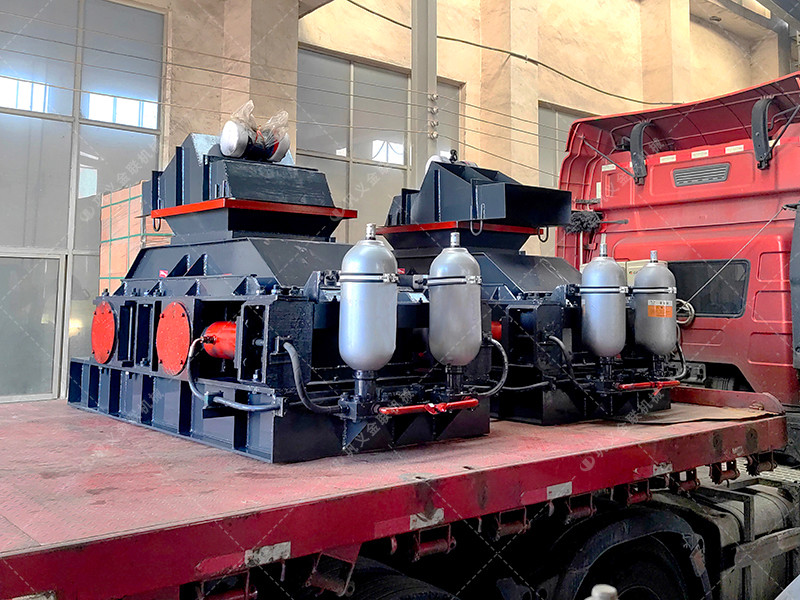 800x600直連對(duì)輥破碎制砂機(jī)發(fā)往山西