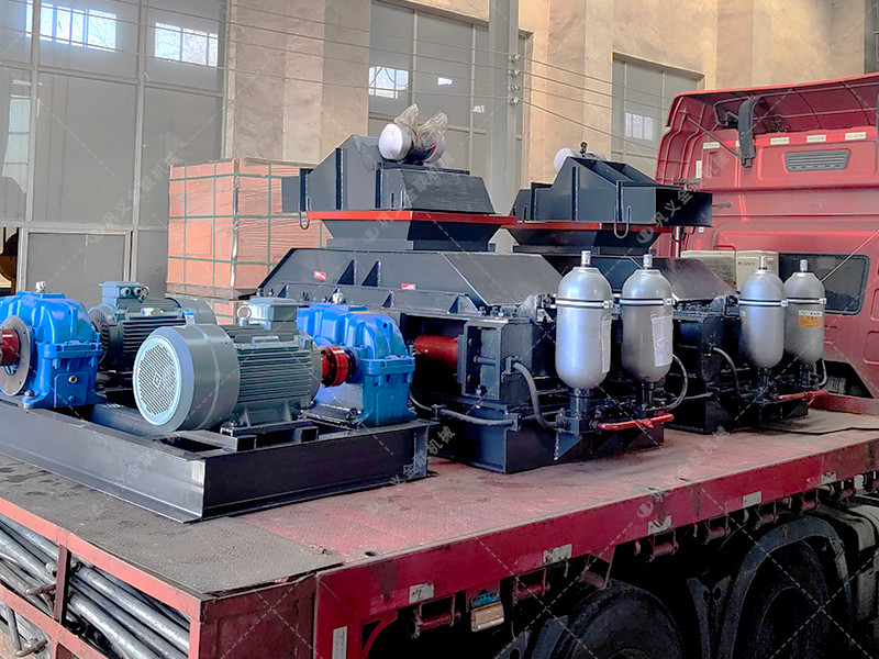 800x600直連對(duì)輥破碎制砂機(jī)發(fā)往山西