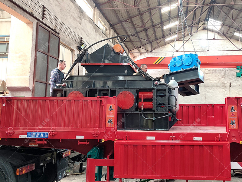 全自動液壓對輥破碎制砂機(jī)發(fā)貨