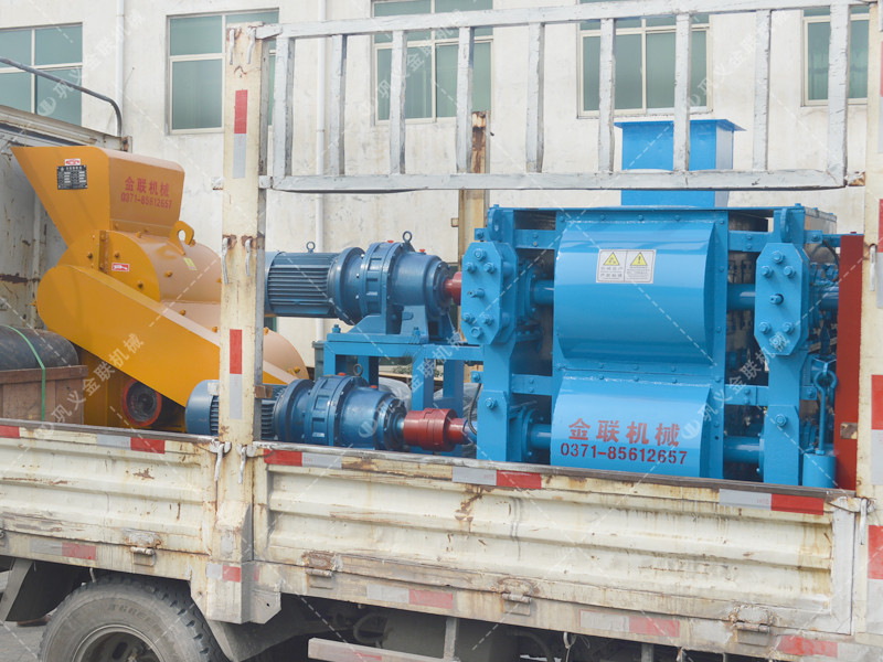 四輥破碎機(jī)發(fā)貨圖片,發(fā)往內(nèi)蒙古破碎煤炭