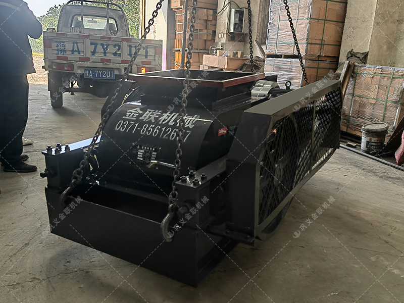 煤塊雙齒輥破碎機發(fā)往湖南婁底