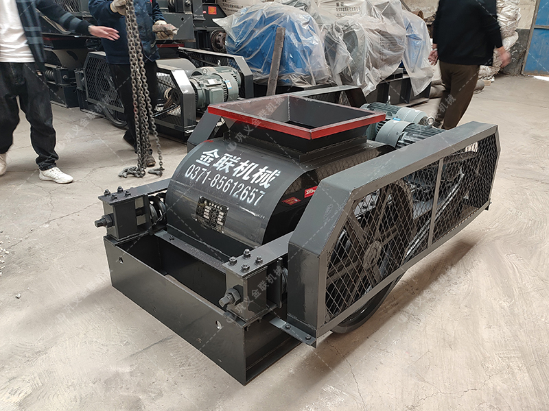 煤塊雙齒輥破碎機發(fā)往湖南婁底 煤塊雙齒輥破碎機發(fā)往湖南婁底