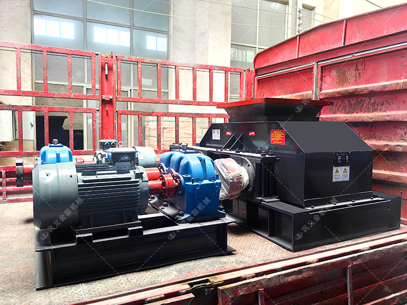 86對(duì)輥破碎機(jī)發(fā)貨圖片_發(fā)往重慶_鵝卵石制砂