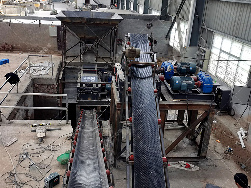 連軸式對(duì)輥破碎機(jī)安裝圖片 連軸式對(duì)輥破碎機(jī)安裝圖片