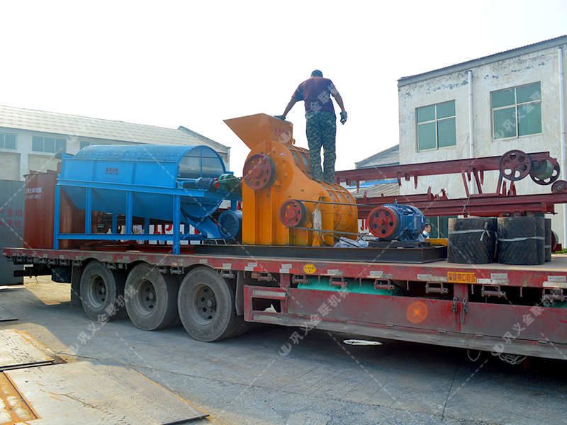 雙級粉碎機生產(chǎn)線設(shè)備發(fā)往云南瀾滄 雙級粉碎機生產(chǎn)線設(shè)備發(fā)往云南瀾滄