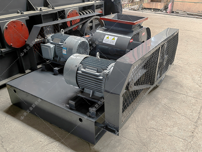 小型對輥破碎機發(fā)往湖南破焦沫