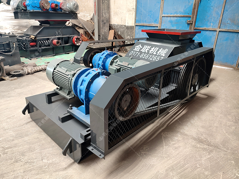 小型對(duì)輥破碎機(jī)發(fā)往江蘇破水渣 小型對(duì)輥破碎機(jī)發(fā)往江蘇破水渣