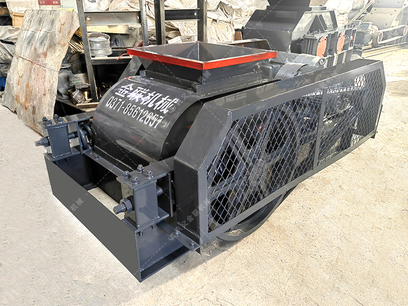 小型對輥破碎機(jī)發(fā)往江蘇破碎硅鐵 小型對輥破碎機(jī)發(fā)往江蘇破碎硅鐵