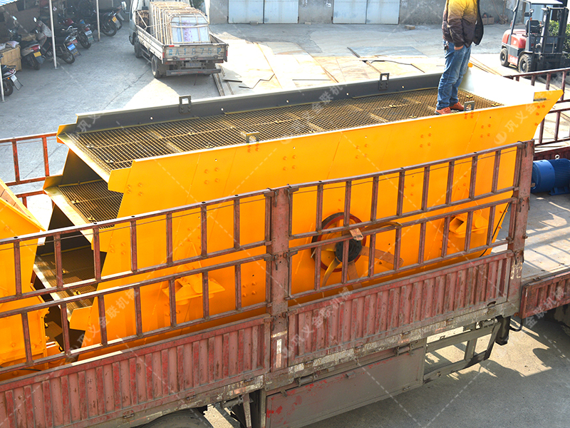 大型石料生產(chǎn)線設(shè)備發(fā)往重慶