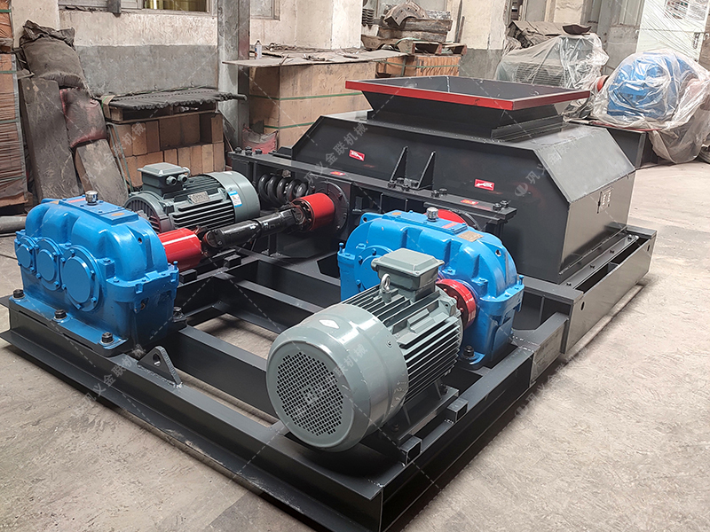 雙齒輥破碎機發(fā)往青海格爾木破碎鎳礦 雙齒輥破碎機發(fā)往青海格爾木破碎鎳礦