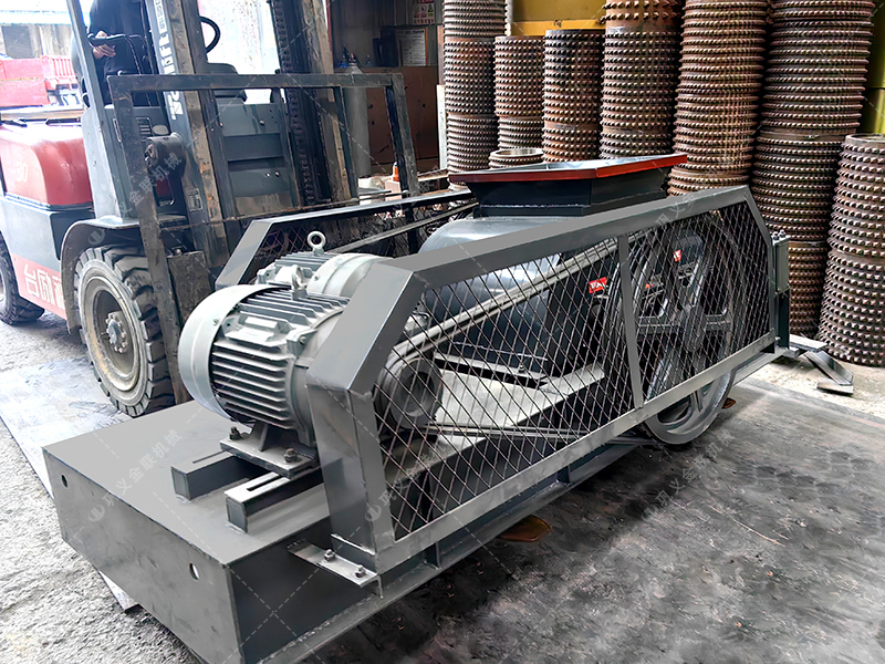 雙齒輥破碎機(jī)發(fā)往湖南破碎冰塊