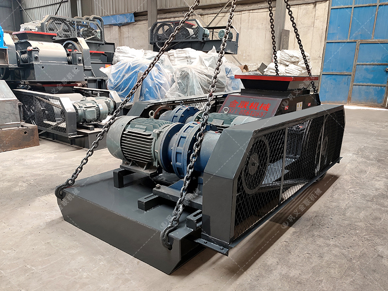 小型雙齒輥破碎機(jī)發(fā)往山西破碎煤炭