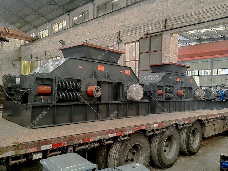 對輥破碎機發(fā)往湖北破碎鵝卵石 對輥破碎機發(fā)往湖北破碎鵝卵石