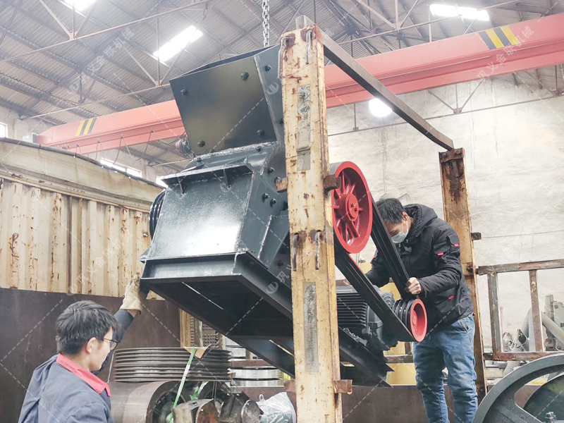 錘式破碎機發(fā)往河南破碎化工產(chǎn)品 錘式破碎機發(fā)往河南破碎化工產(chǎn)品