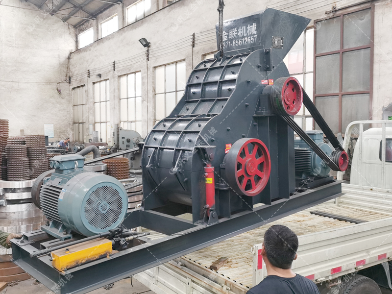 小型雙級粉碎機發(fā)往內(nèi)蒙古化德破碎煤 小型雙級粉碎機發(fā)往內(nèi)蒙古化德破碎煤