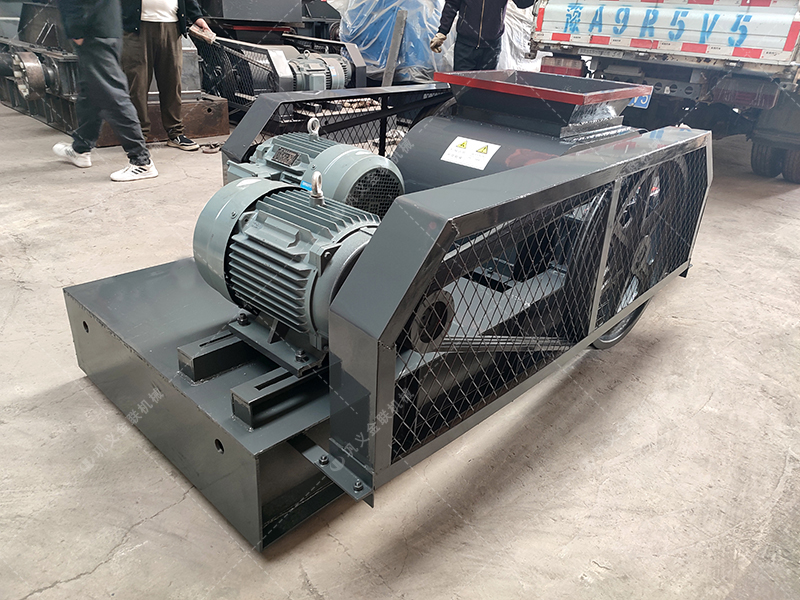 2pgc400*400雙齒輥破碎機發(fā)往四川 2pgc400*400雙齒輥破碎機發(fā)往四川