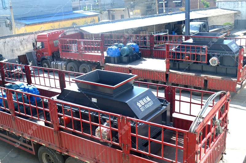 對(duì)輥破碎機(jī)廠家,小型對(duì)輥式破碎機(jī)價(jià)格,雙輥破碎機(jī)型號(hào)參數(shù) 對(duì)輥破碎機(jī)廠家,小型對(duì)輥式破碎機(jī)價(jià)格,雙輥破碎機(jī)型號(hào)參數(shù)