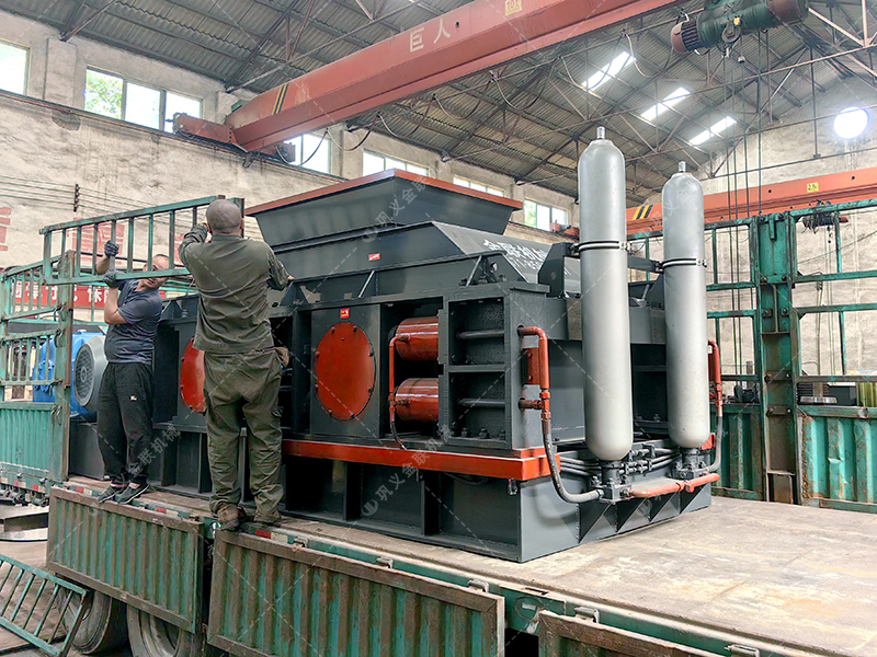 2PG1508液壓直連式對輥破碎制砂機發(fā)貨圖片 2PG1508液壓直連式對輥破碎制砂機發(fā)貨圖片