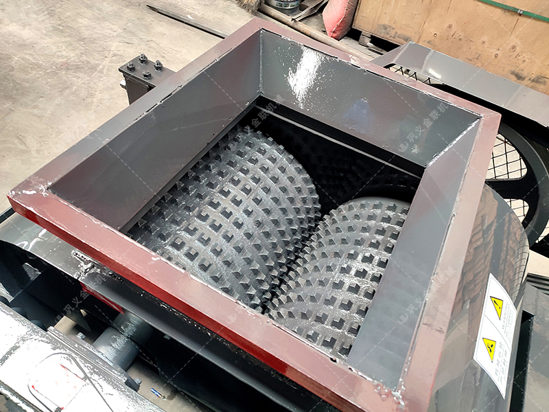 焦炭破碎用什么設(shè)備？雙齒輥破碎機(jī)多少錢一臺？