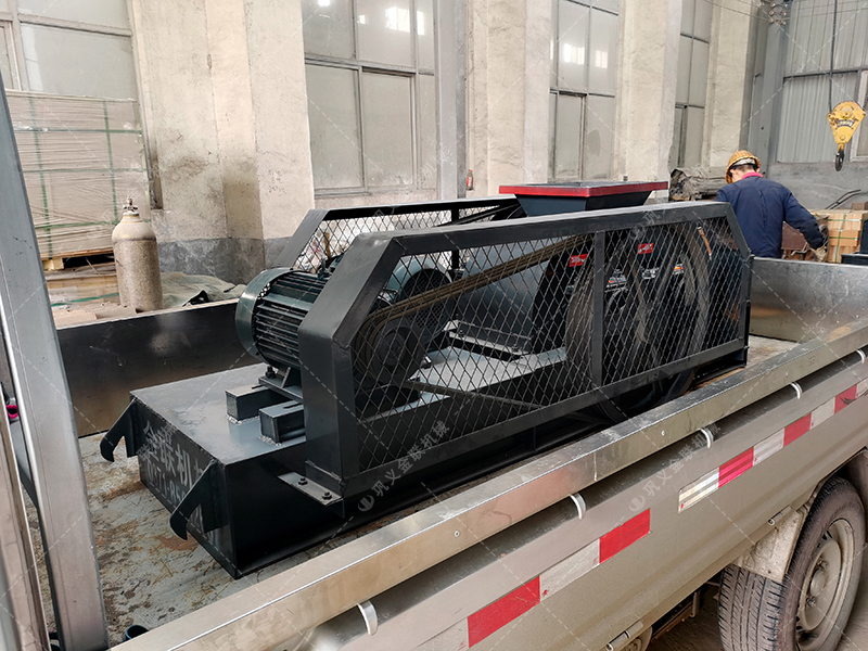 焦炭破碎用什么設(shè)備？雙齒輥破碎機(jī)多少錢一臺？