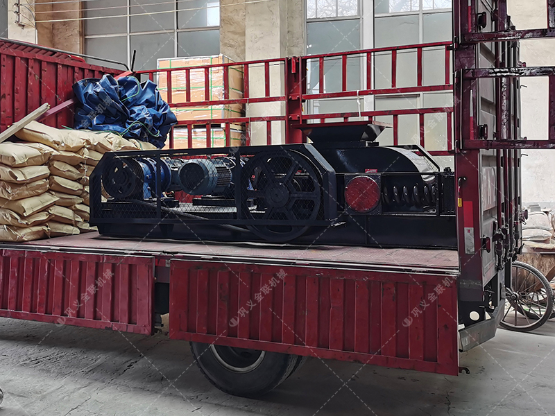 處理舊磚塊適合用雙齒輥破碎機(jī)嗎？哪個(gè)廠家值得選購(gòu)