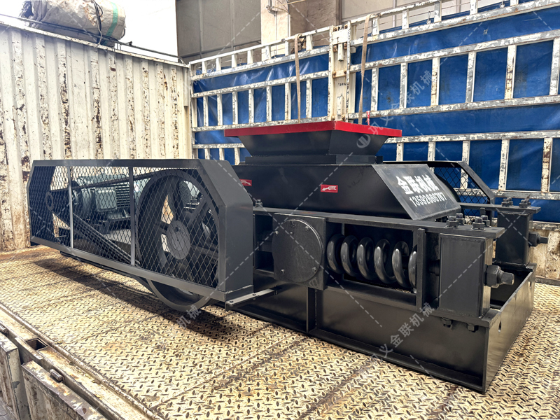 從砂石到化工：雙齒輥破碎機(jī)如何征服眾多行業(yè)？