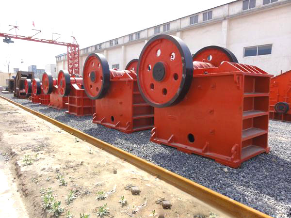 顎式破碎機(jī)在潤(rùn)滑時(shí)有什么是需要注意的