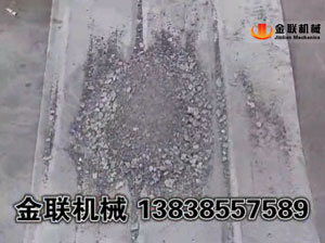 對(duì)輥破碎機(jī)視頻_石灰石試機(jī)現(xiàn)場(chǎng)