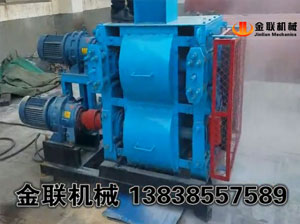 四輥破碎機(jī)視頻_石英砂現(xiàn)場(chǎng)試機(jī)